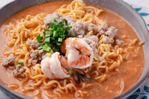 Ramen Cremoso: receita fácil, rápida e deliciosa que está bombando nas redes