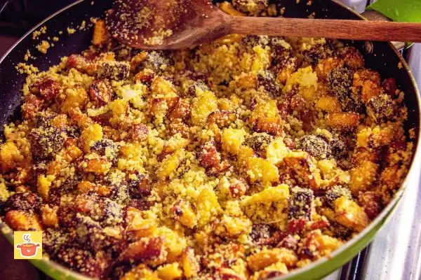 Farofa com Bacon  simples e Crocante